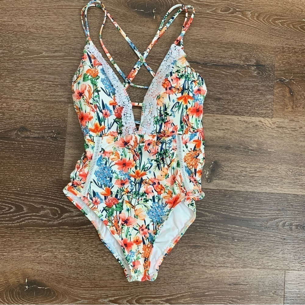 Lucky brand womens floral in the garden crochet one piece swimsuit
